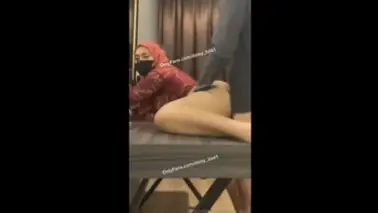 Bokep Hijab Ngewe Tante Kebaya Merah Sampe Memek Becek Lumer