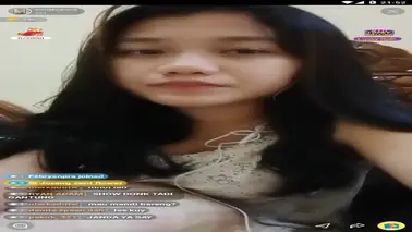 Penampilan Spesial Sonia Kusuma Lepas Atasan